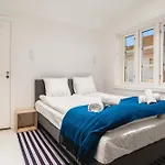 בית נופש Dinbnb Homes L Charming 2-bedroom By The Sea Cozy ברגן