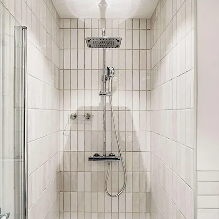 Semesterbostad Dinbnb Homes L Charming 2-bedroom By The Sea Cozy *