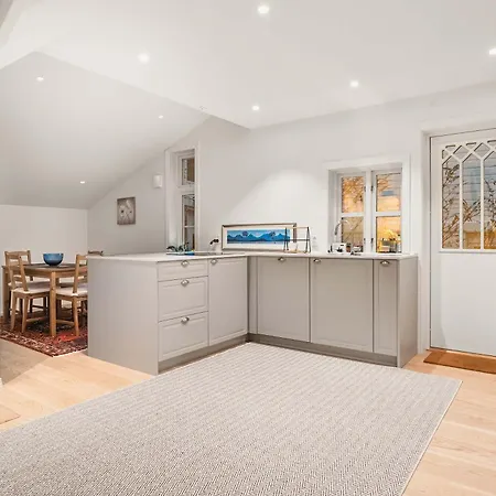 Dinbnb Homes L Charming 2-bedroom By The Sea Cozy Bergen