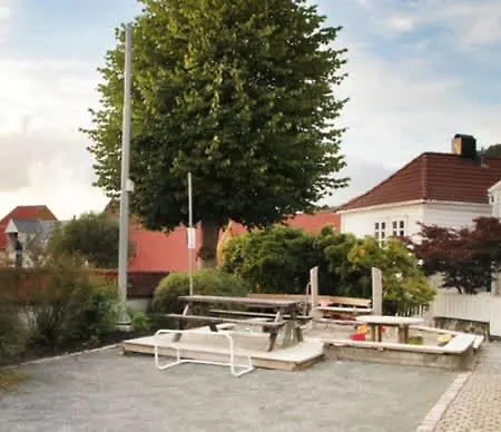 Holiday home Dinbnb Homes L Charming 2-bedroom By The Sea Cozy Bergen