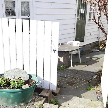 Semesterbostad Dinbnb Homes L Charming 2-bedroom By The Sea Cozy Bergen