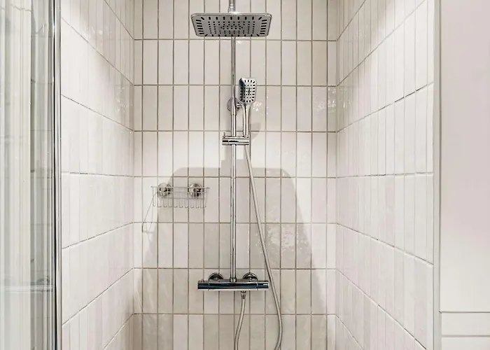 Vakantiehuis Dinbnb Homes L Charming 2-bedroom By The Sea Cozy *