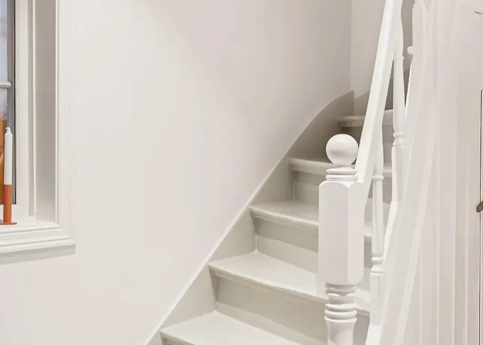 Dinbnb Homes L Charming 2-bedroom By The Sea Cozy بيت للعطل