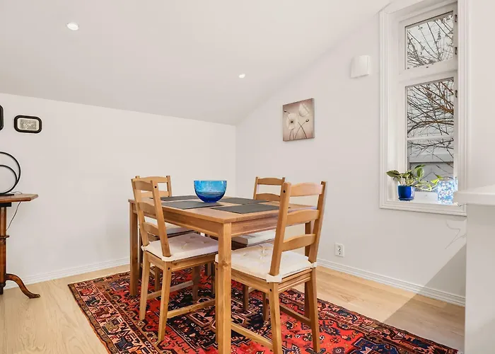 Dinbnb Homes L Charming 2-bedroom By The Sea Cozy Vakantiehuis Bergen