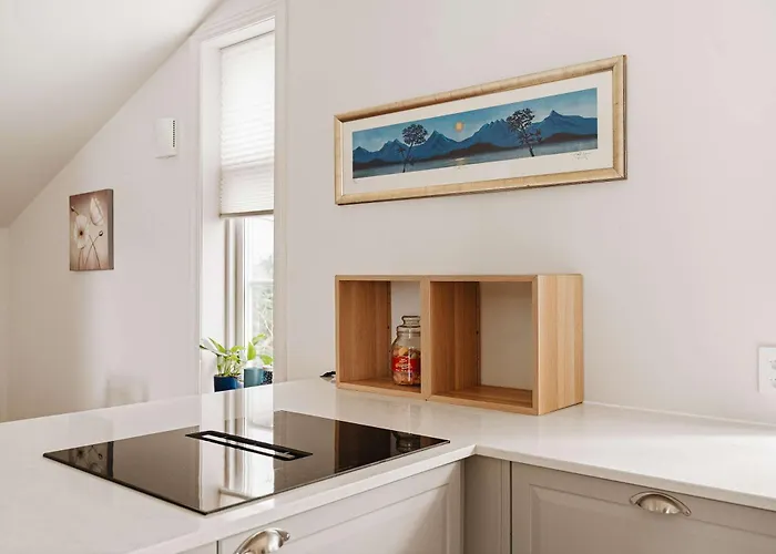 Dinbnb Homes L Charming 2-bedroom By The Sea Cozy Vakantiehuis Bergen