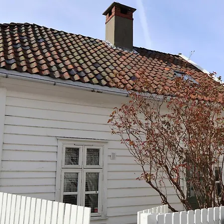 Dinbnb Homes L Charming 2-bedroom By The Sea Cozy Feriehus